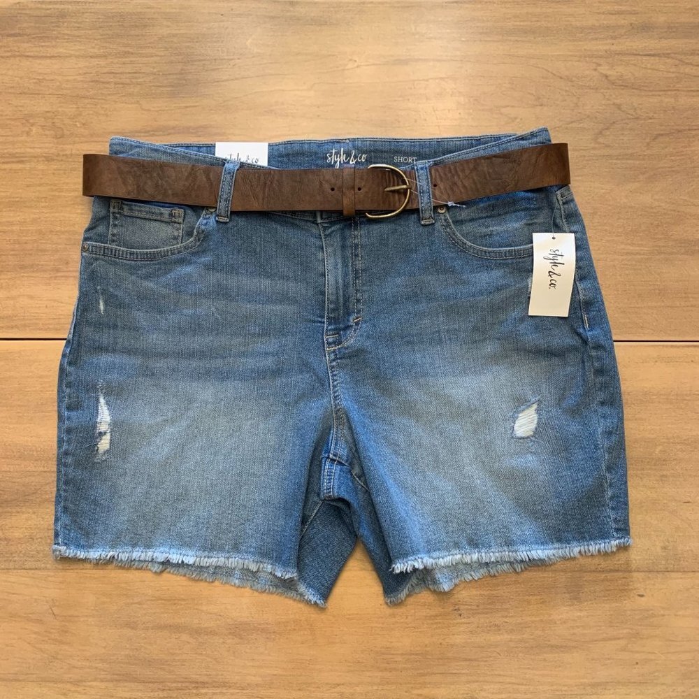 NWT Style & Co. Mid-Rise Denim Light Blue Distressed Belted Shorts size 12 - Picture 8 of 9